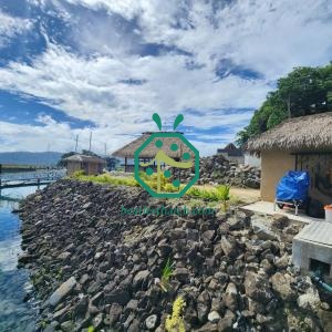 Durable Faux Palm Leaf Shingles for Costa Rica Eco-Lodges